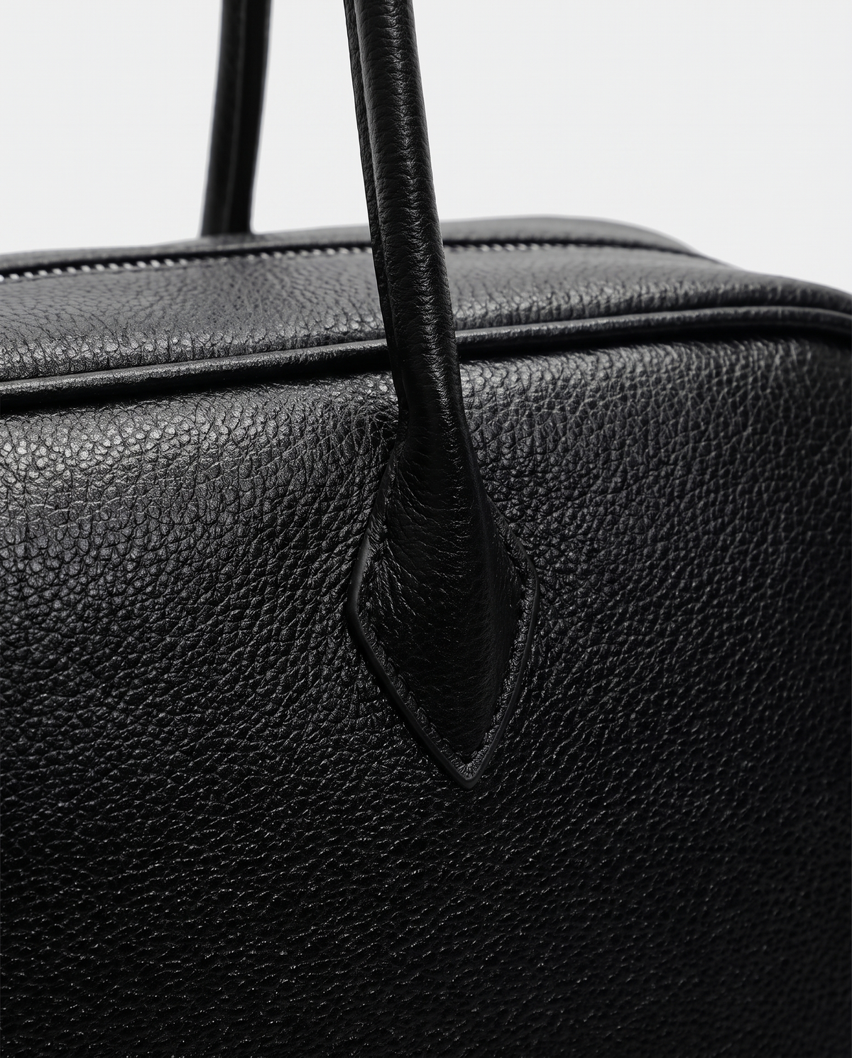 Le Cuir Édition Séville — Allure sobre